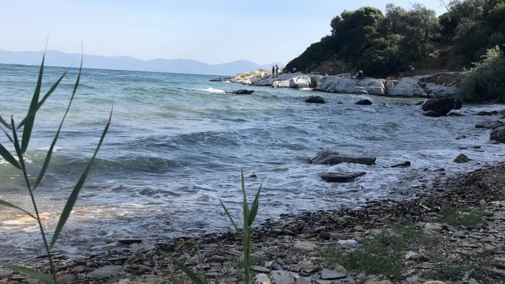 Ahmetbeyli Halk Plajı'nın fotoğrafı.